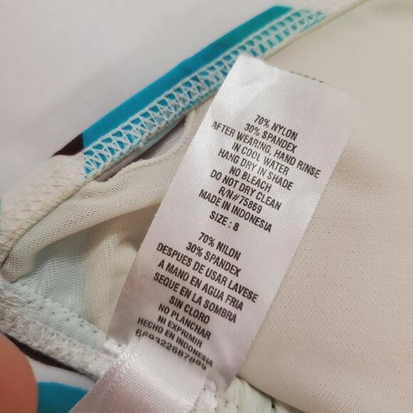 Ocean Dream | Bundle of 2 Tops! Geometric Print Bikini Tops - Picture 7 of 9